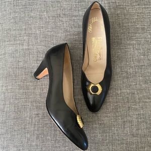 SALVATORE FERRAGAMO BLACK PUMPS  7